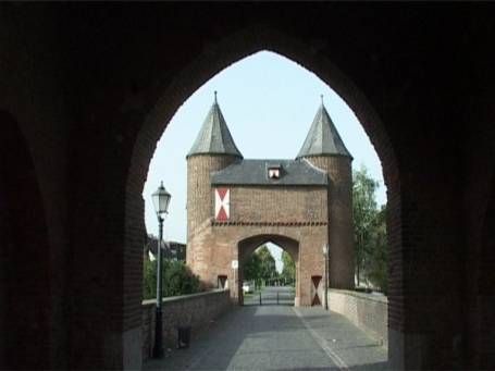 Xanten : Erste Toröffnung des Klever Tores am Nordwall